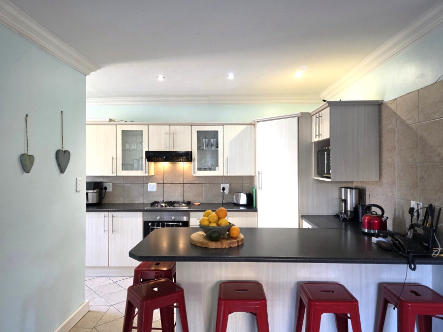 3 Bedroom Property for Sale in Wavecrest Eastern Cape